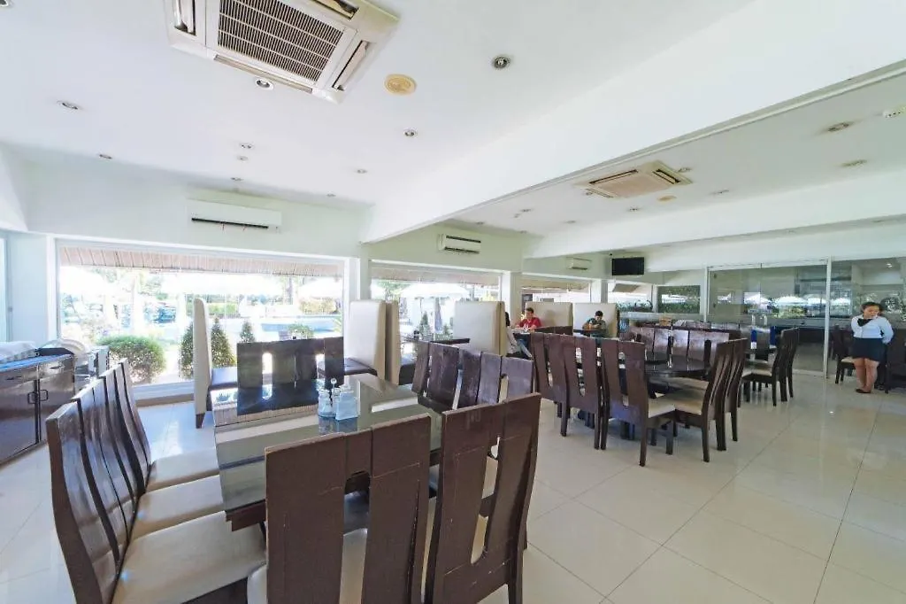 The Ritz Hotel At Garden Oases Davao