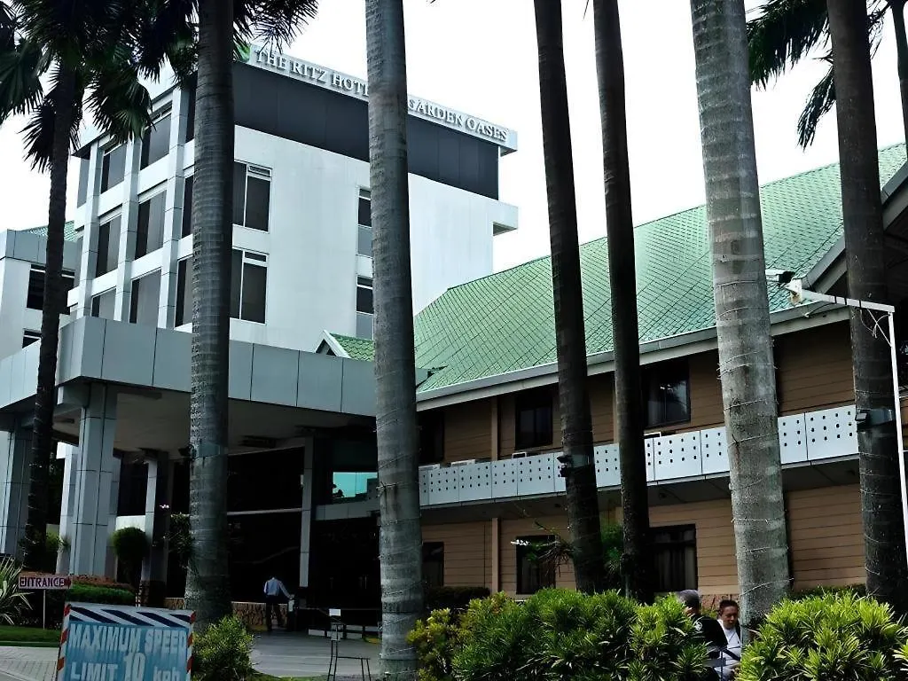 The Ritz Hotel At Garden Oases Davao 3*,