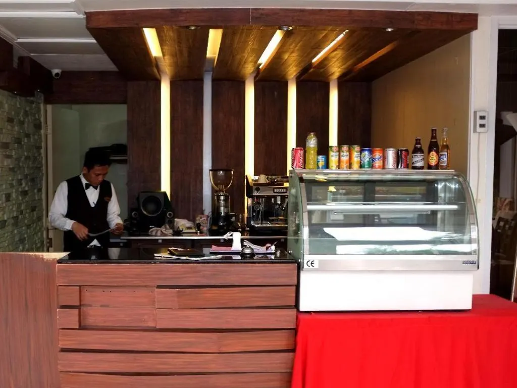 The Ritz Hotel At Garden Oases Davao