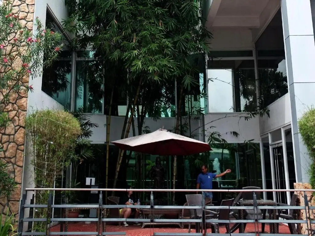 The Ritz Hotel At Garden Oases Davao 3*,