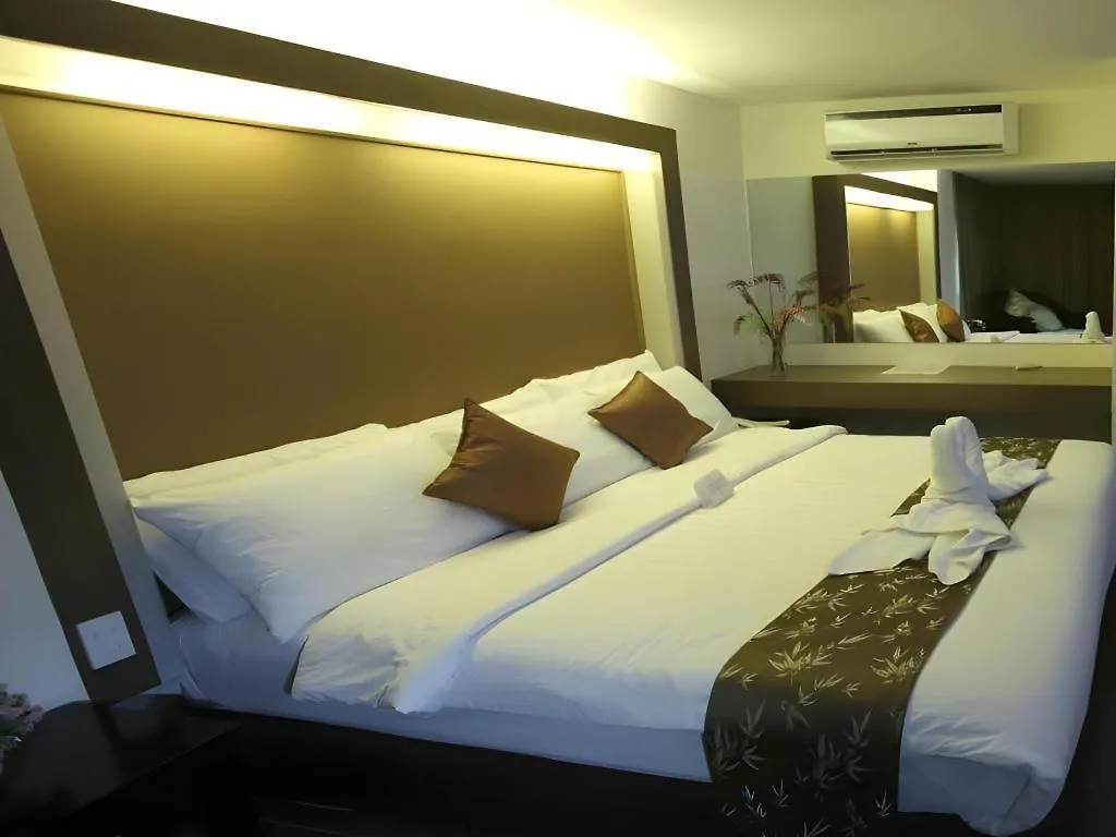 The Ritz Hotel At Garden Oases Davao
