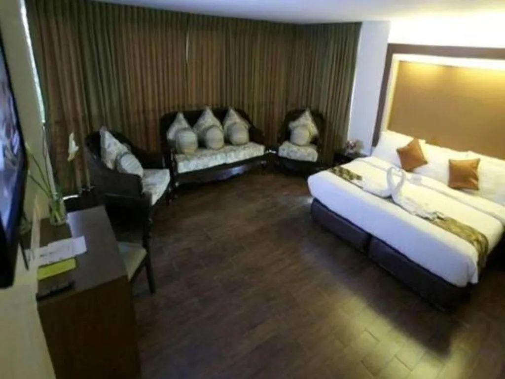 The Ritz Hotel At Garden Oases Davao