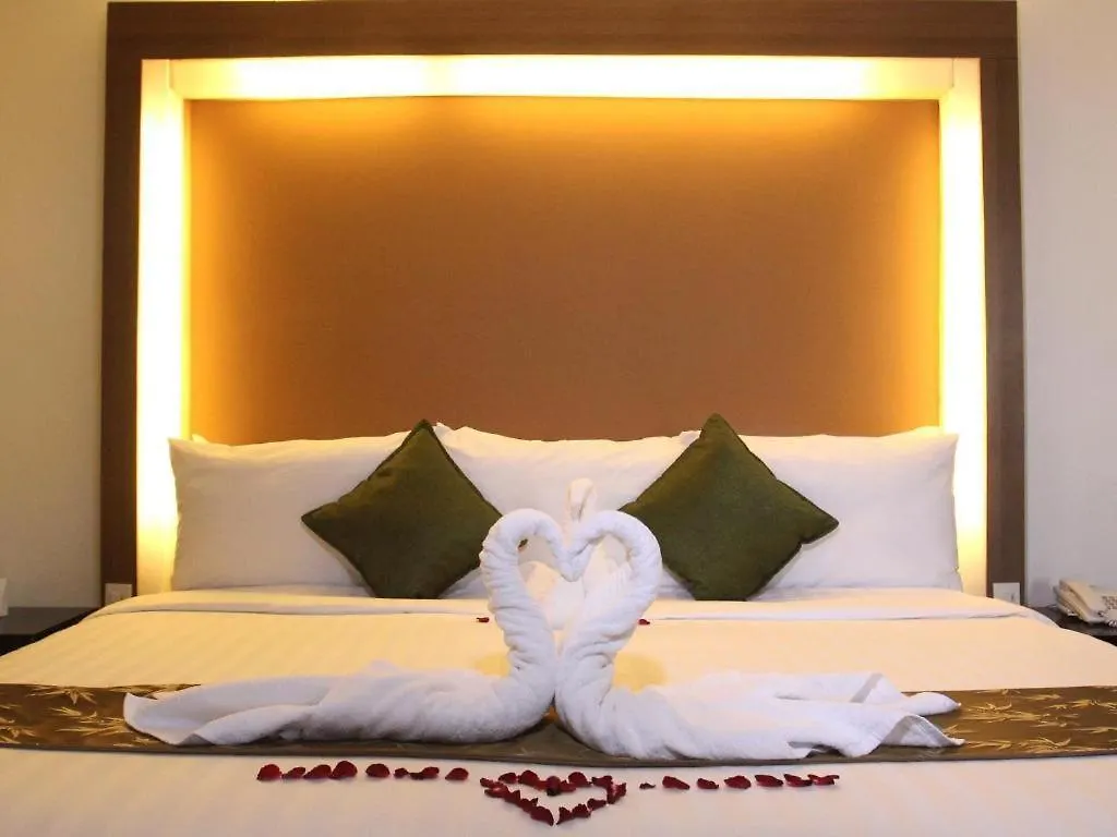 The Ritz Hotel At Garden Oases Davao 3*,  Philippines