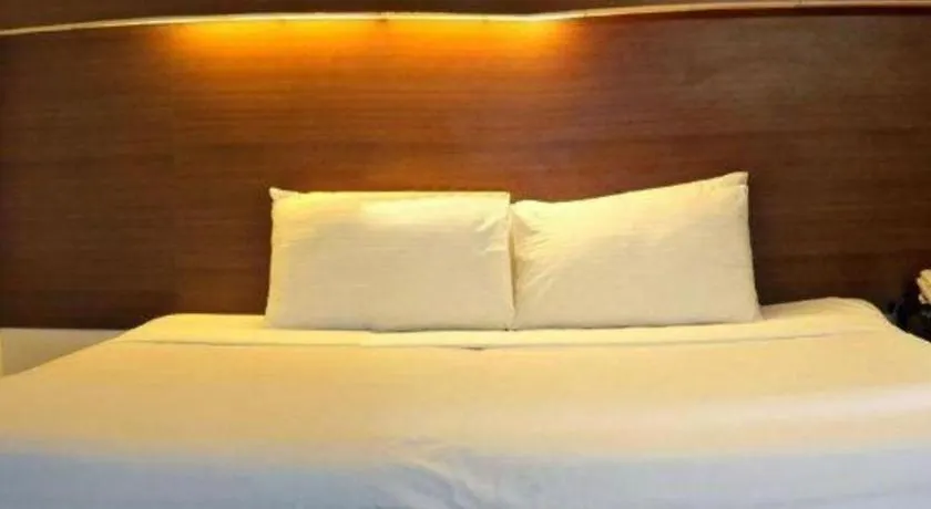 The Ritz Hotel At Garden Oases Davao