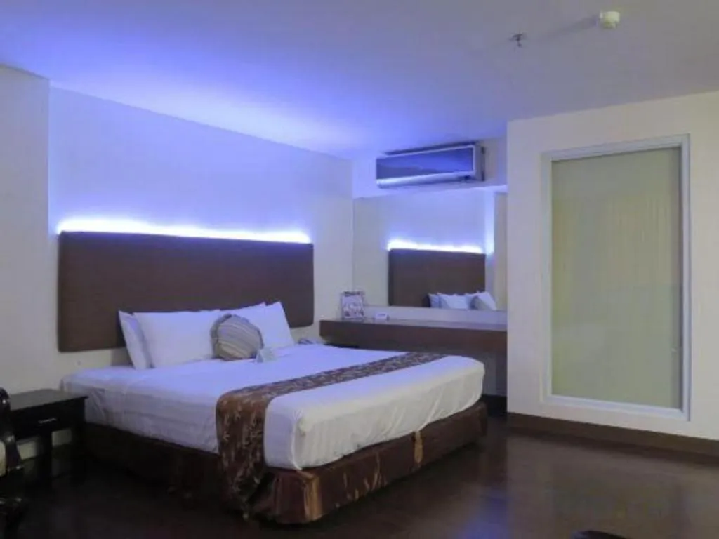 The Ritz Hotel At Garden Oases Davao