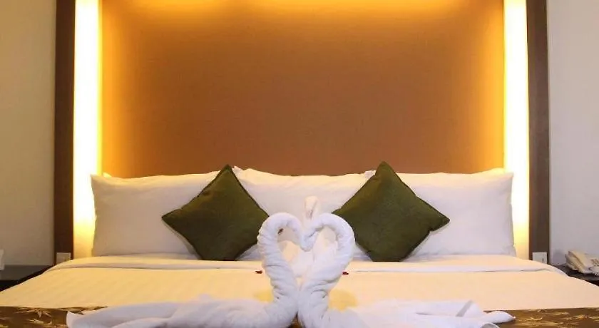 The Ritz Hotel At Garden Oases Davao 3*,  Philippines