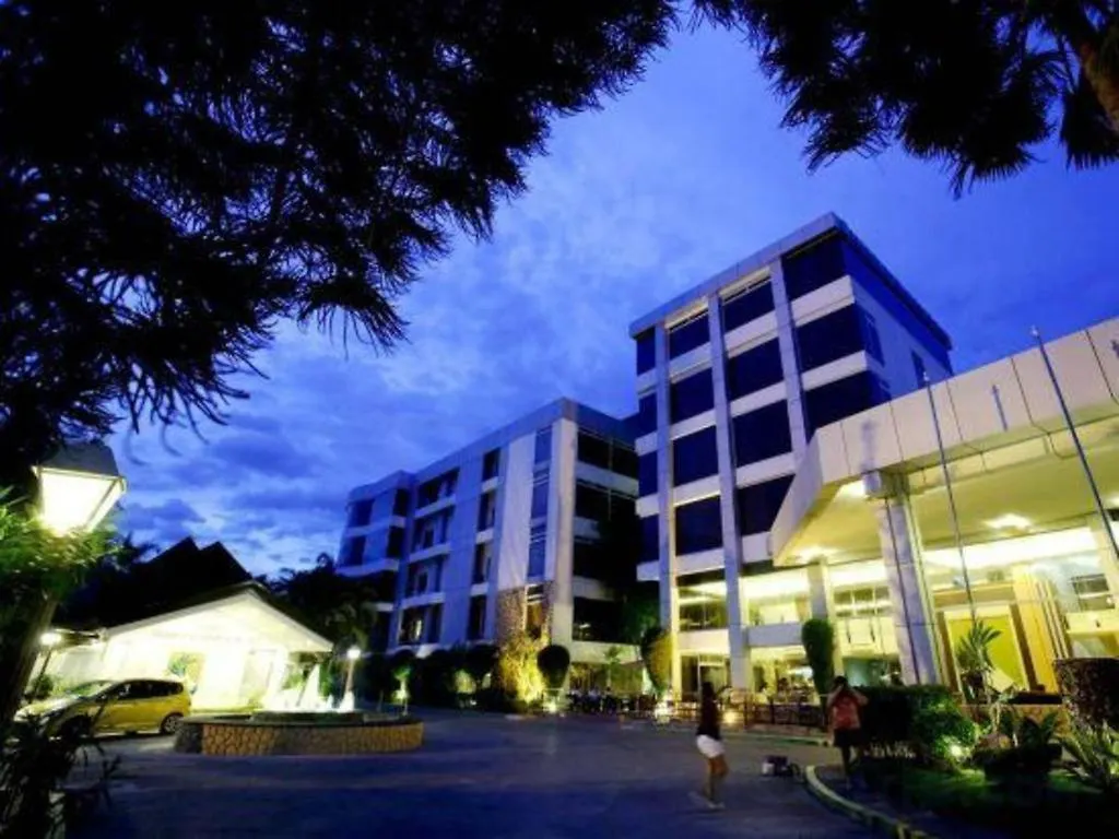 The Ritz Hotel At Garden Oases Davao