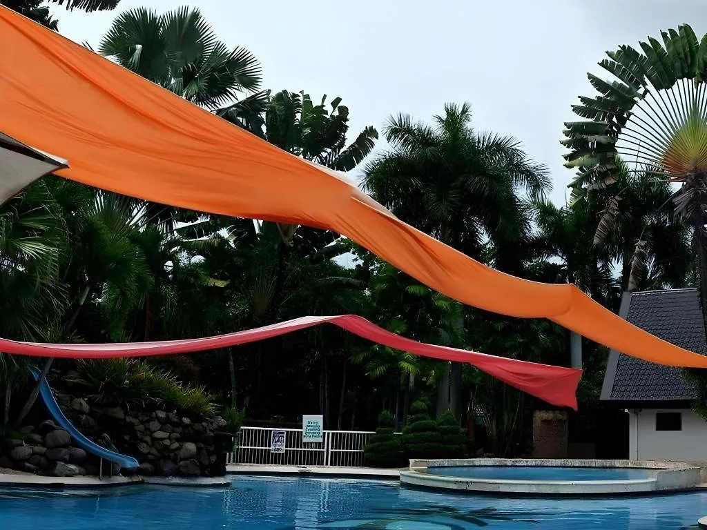 The Ritz Hotel At Garden Oases Davao 3*,