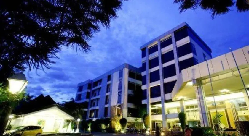 The Ritz Hotel At Garden Oases Davao