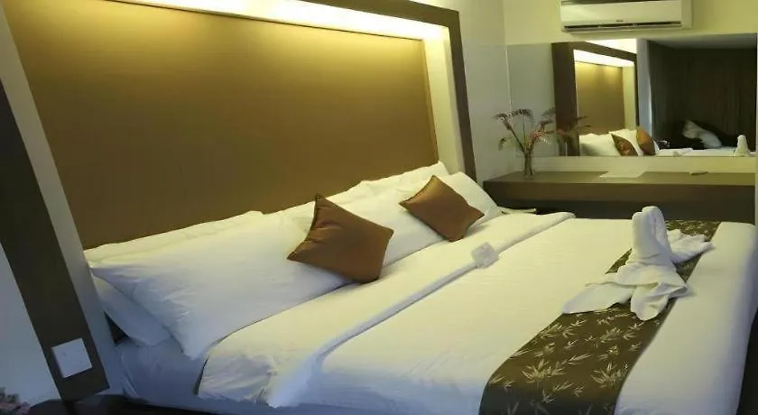 The Ritz Hotel At Garden Oases Davao