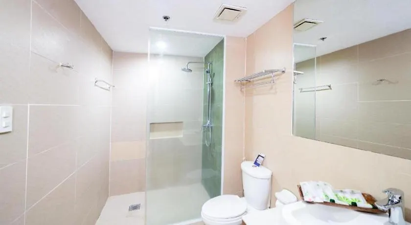 The Ritz Hotel At Garden Oases Davao